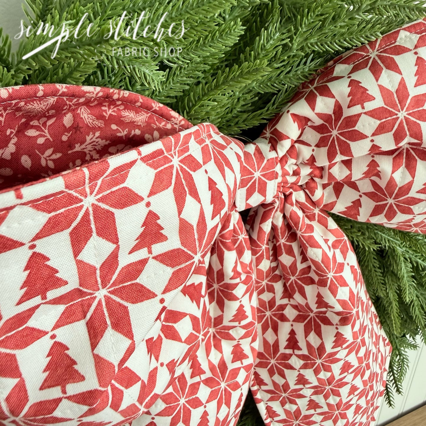 Vintage Charm Bow -Red Stars