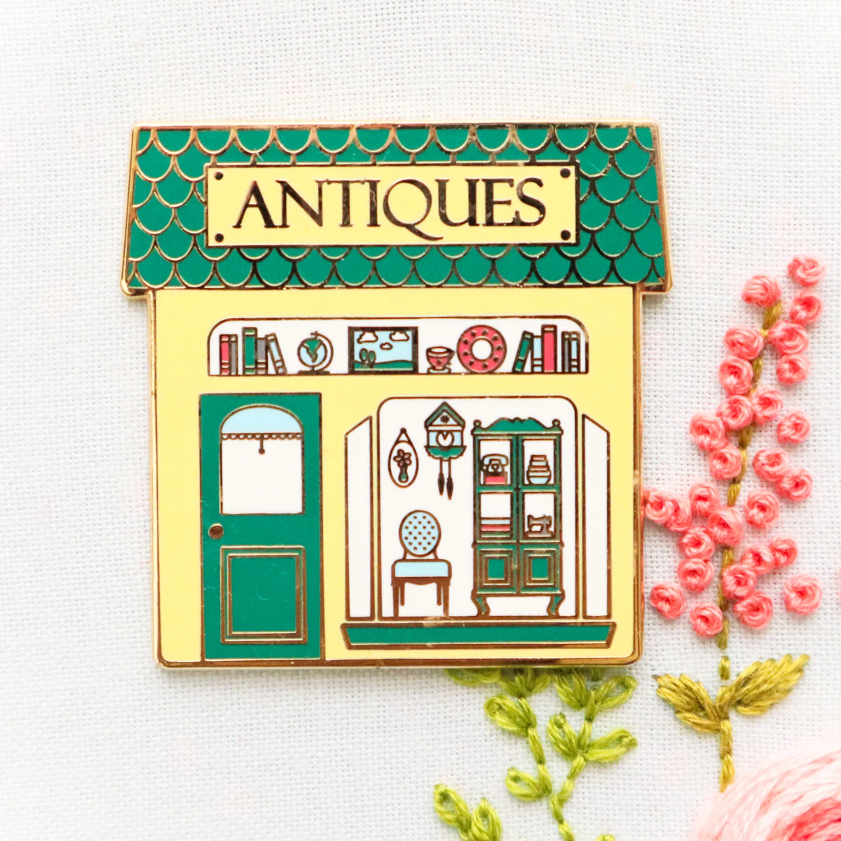 Antique Shop Main Street Magnetic Needle Minder