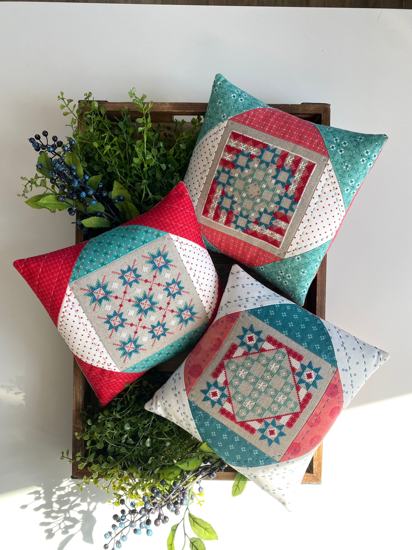 The Summer Basket of the Triple Play Pillows Series - Hands On Design Paper Pattern
