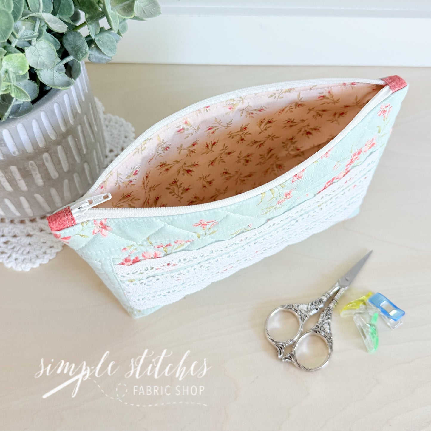 Ribbon Ruffle Pouch Kit