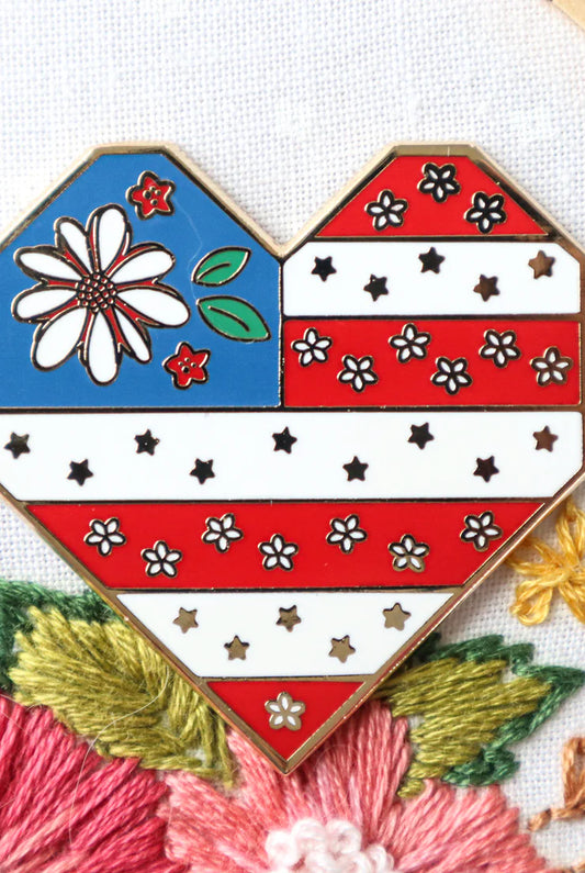 Sweet Freedom Heart Flag Magnetic Needle Minder