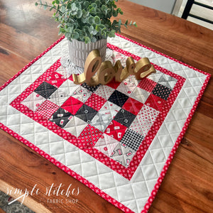 XOXO Seasonal Topper Quilt - made by Janette