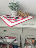 XOXO Seasonal Topper Quilt - made by Janette