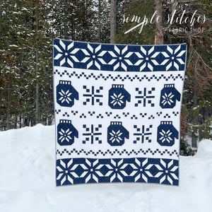 Winterberry Quilt Kit - Navy