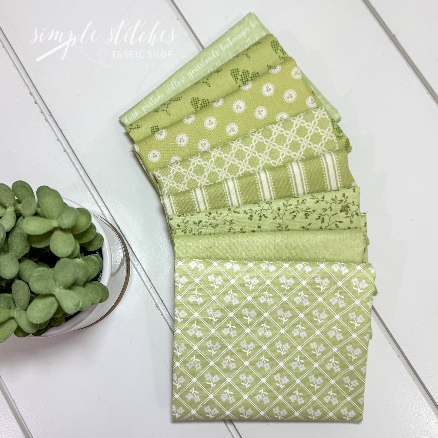 Soft Green Simple Bundle (8) Fat Quarter Bundle