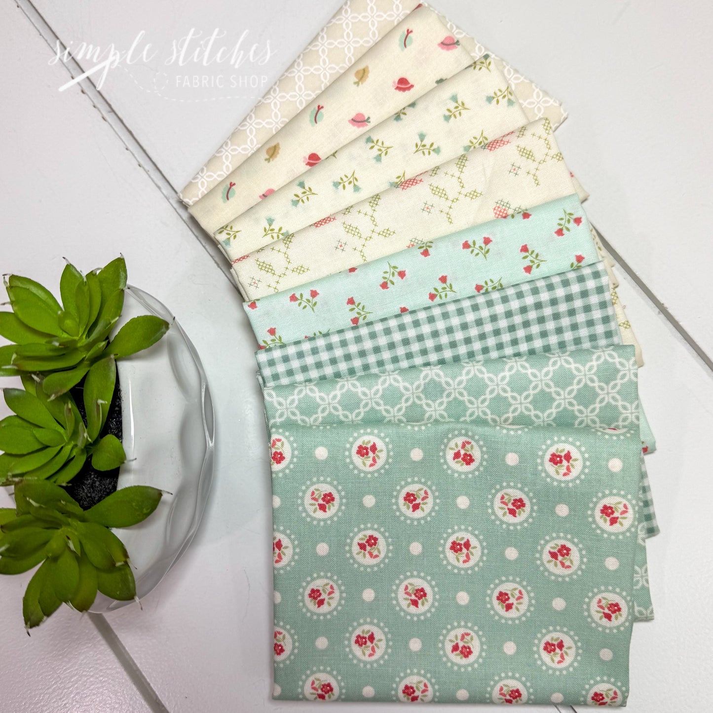 Sunbonnet Blue Simple Bundle (8) Fat Quarters