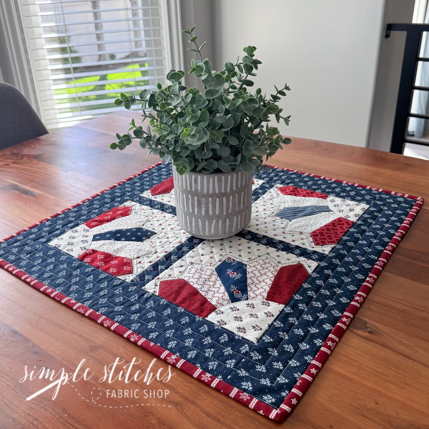 Corner Dresdens Mini Quilt - Floral Backing