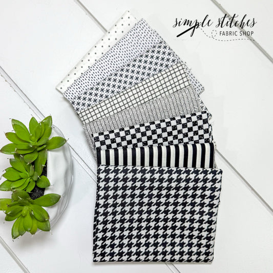 White with Black Simple Bundle (8) Fat Quarter Bundle