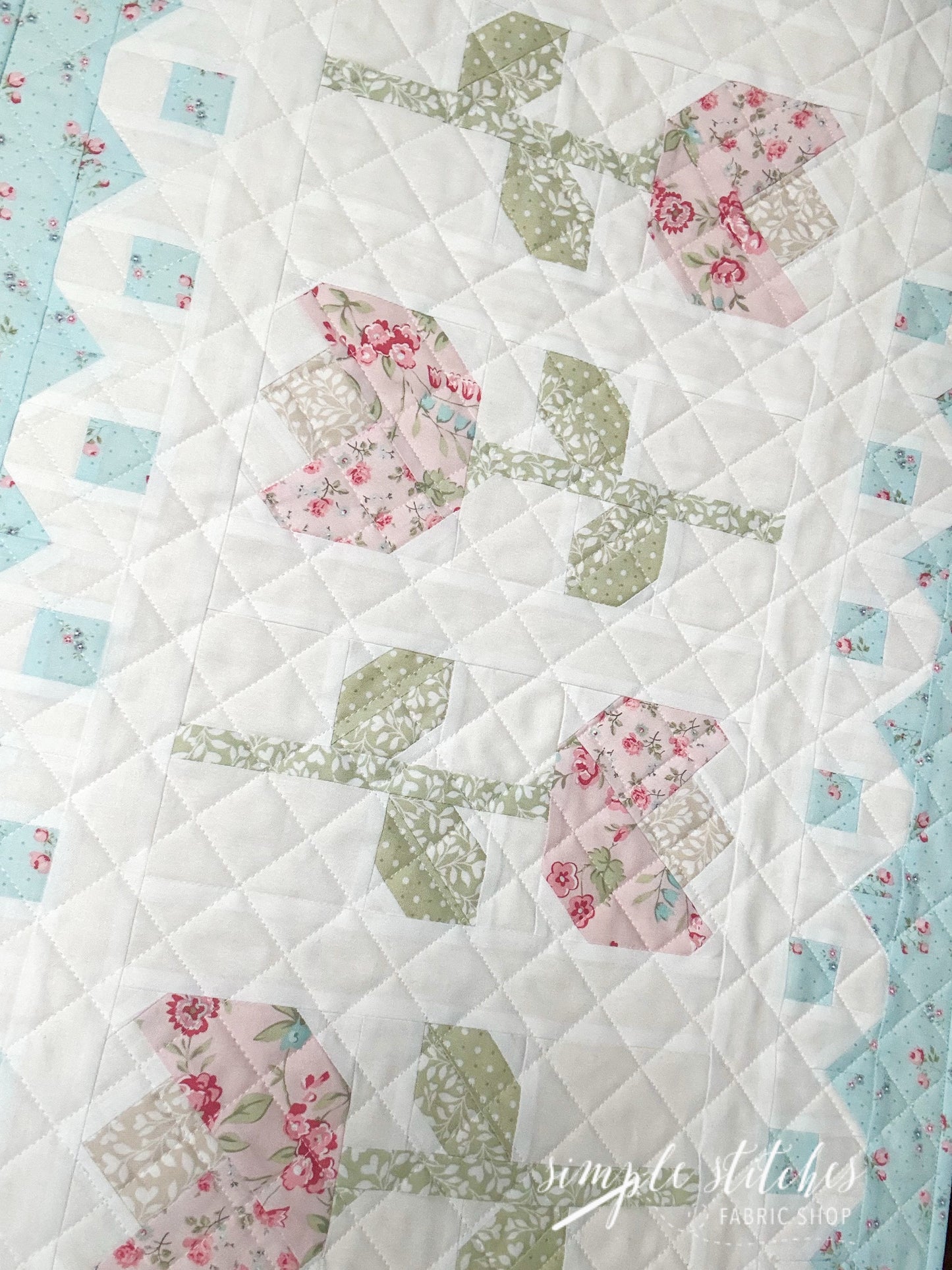 Spring Lace Tulips Runner Pattern