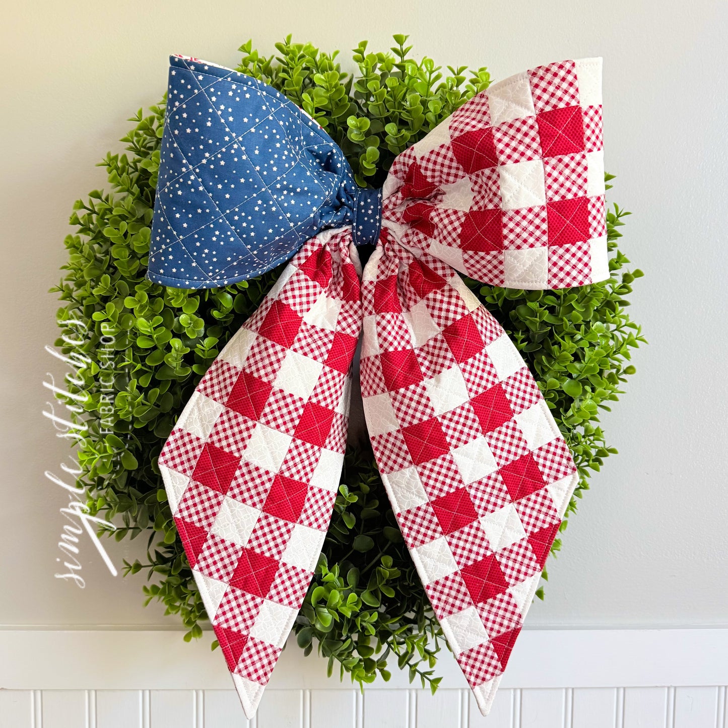 Vintage Charm Bow Pattern