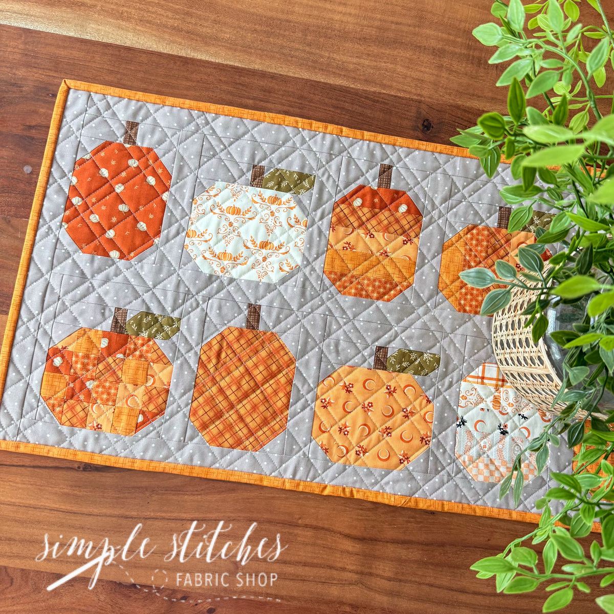 Pumpkins MINI Runner Kit - Dot Backing