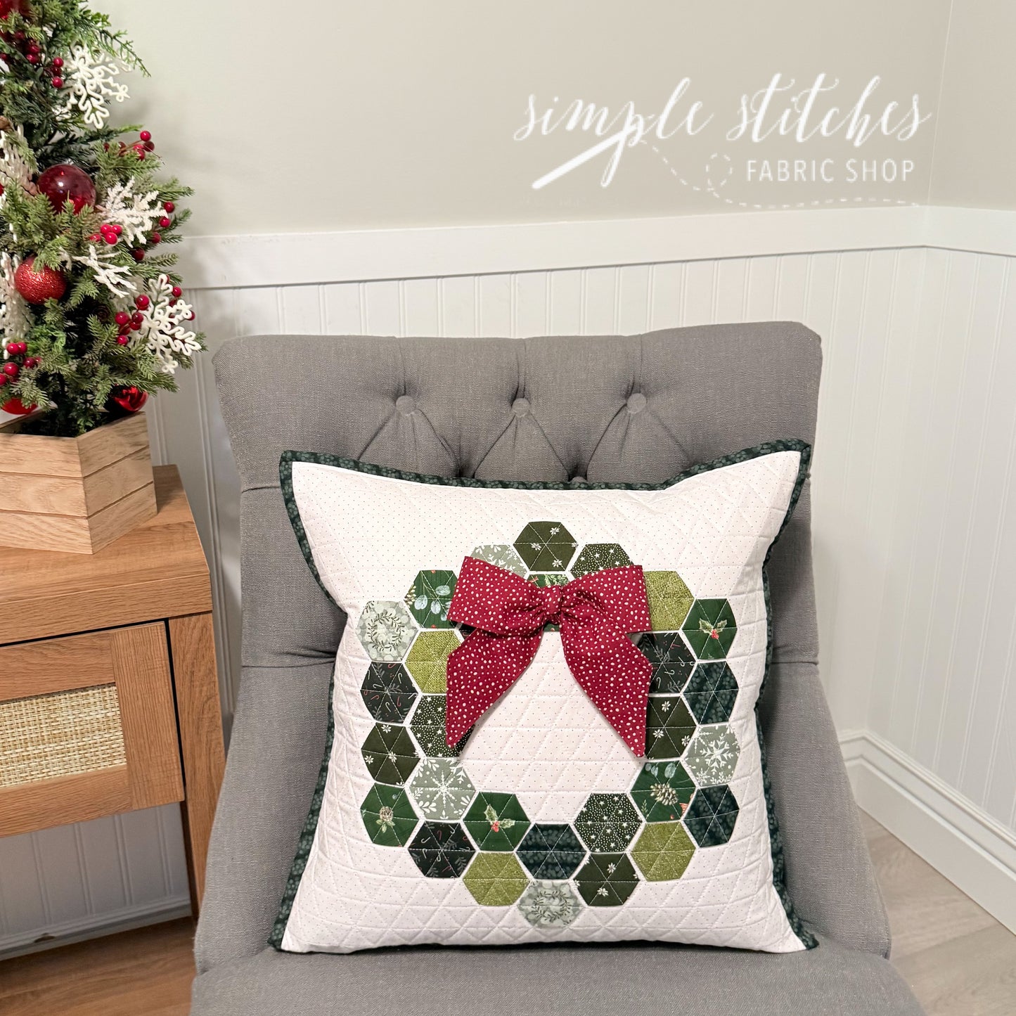 A Hexie Christmas Pillow Kit