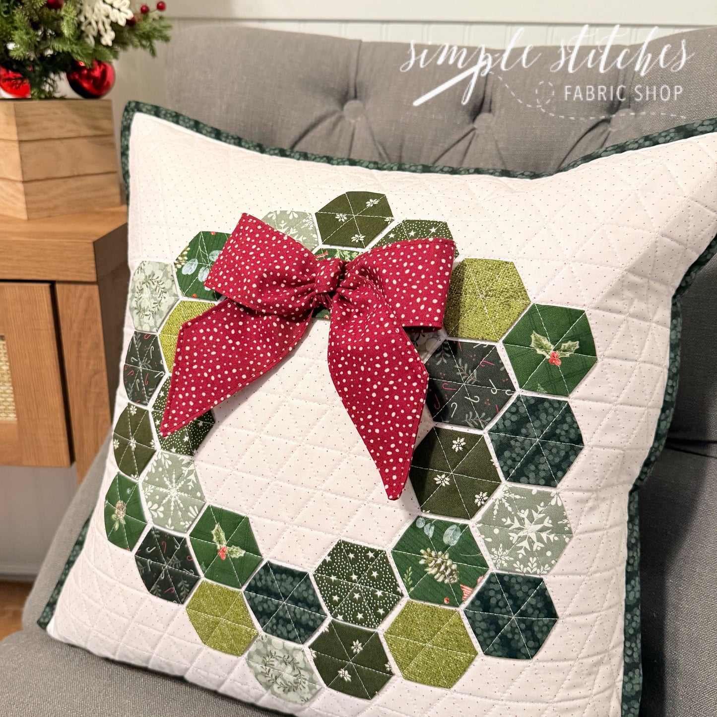 A Hexie Christmas Pillow Kit