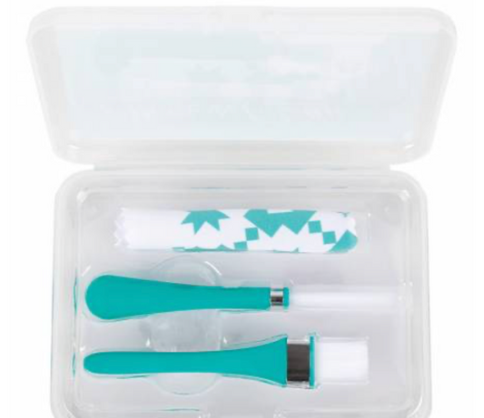 Oh Sew Clean Brush & Cloth Set