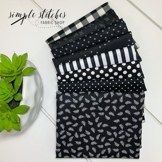 Black and White Simple Bundle (8) Fat Quarter Bundle