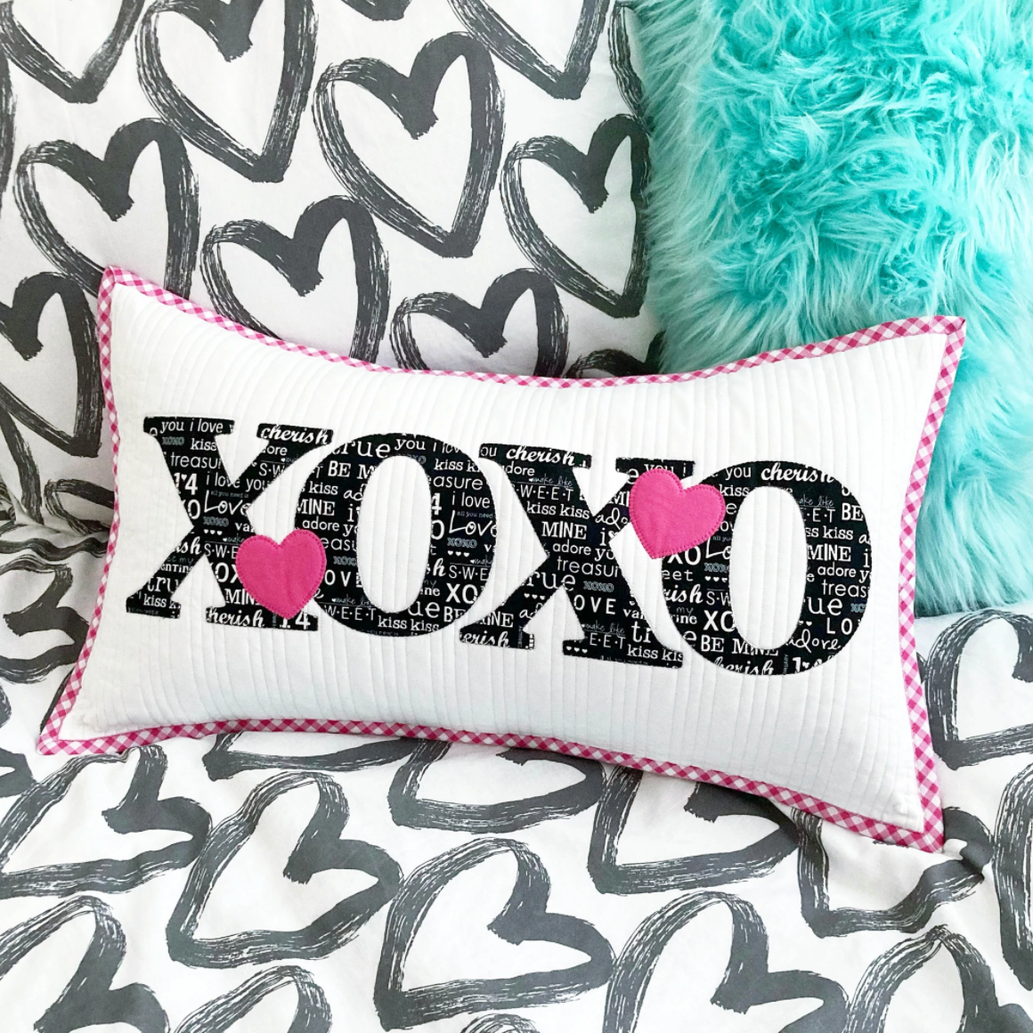 XOXO Pillow Kit